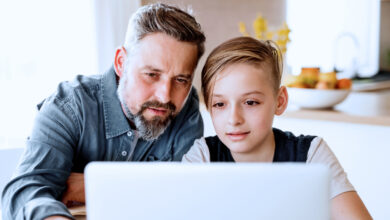 كيف تحمي طفلك من التنمر الإلكتروني؟