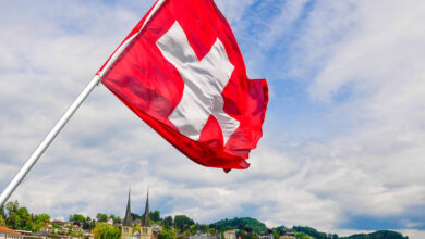 لماذا توصف سويسرا بالدولة المحايدة؟